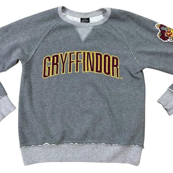 Harry Potter Gryffindor Universal Studios Gray Pullover Sweatshirt Size Small - Picture 2 of 11